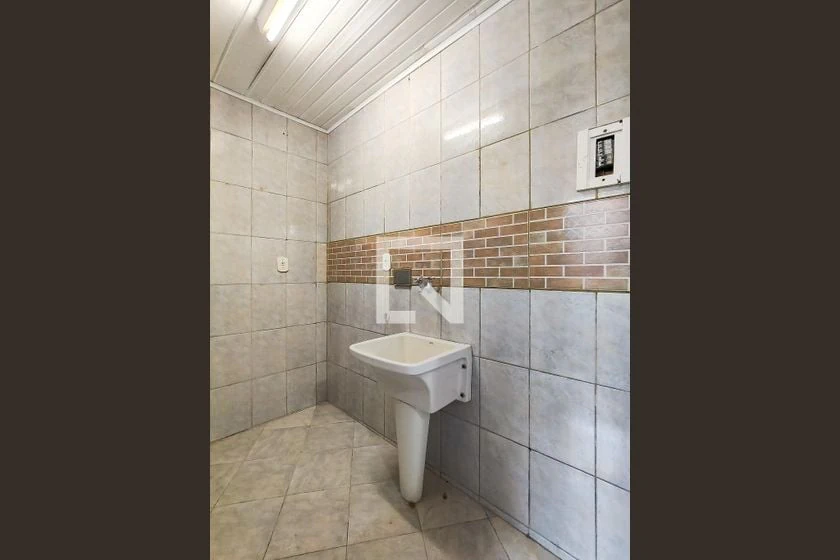 80 m² rental apartment with 2 bedrooms and enclosed kitchen — photo 29