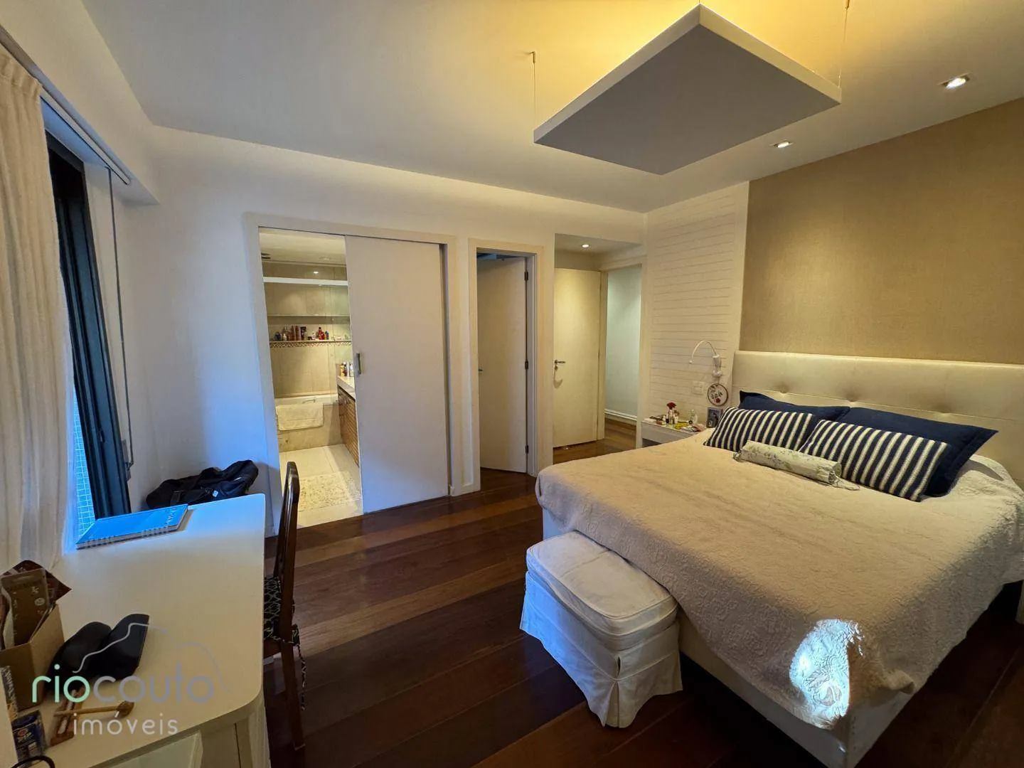 Apartment with 4 bedrooms and balconies, 370 m² — photo 32