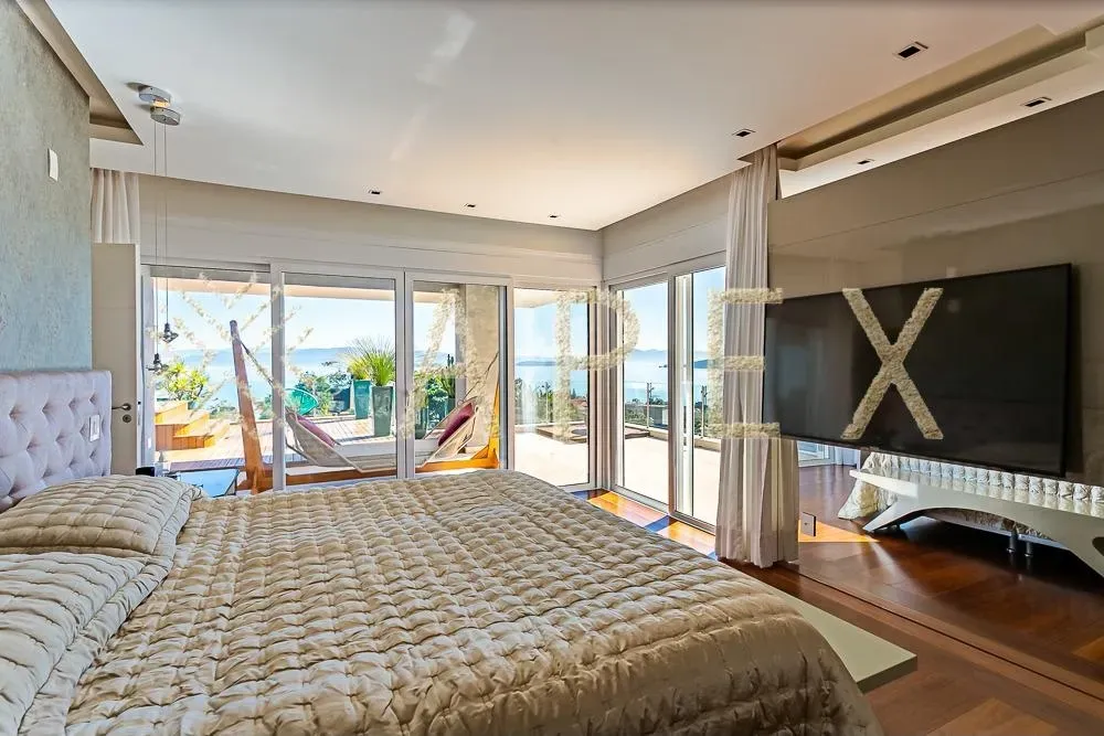 6 en-suite bedrooms, 9 bathrooms, 1600 m² and BBQ — photo 3