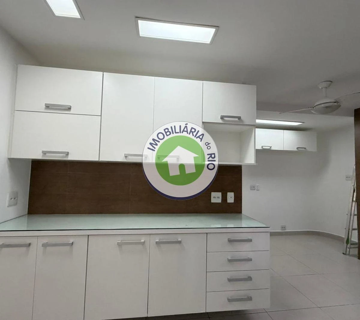 4-bedroom rental with 5 bathrooms and water views — photo 30