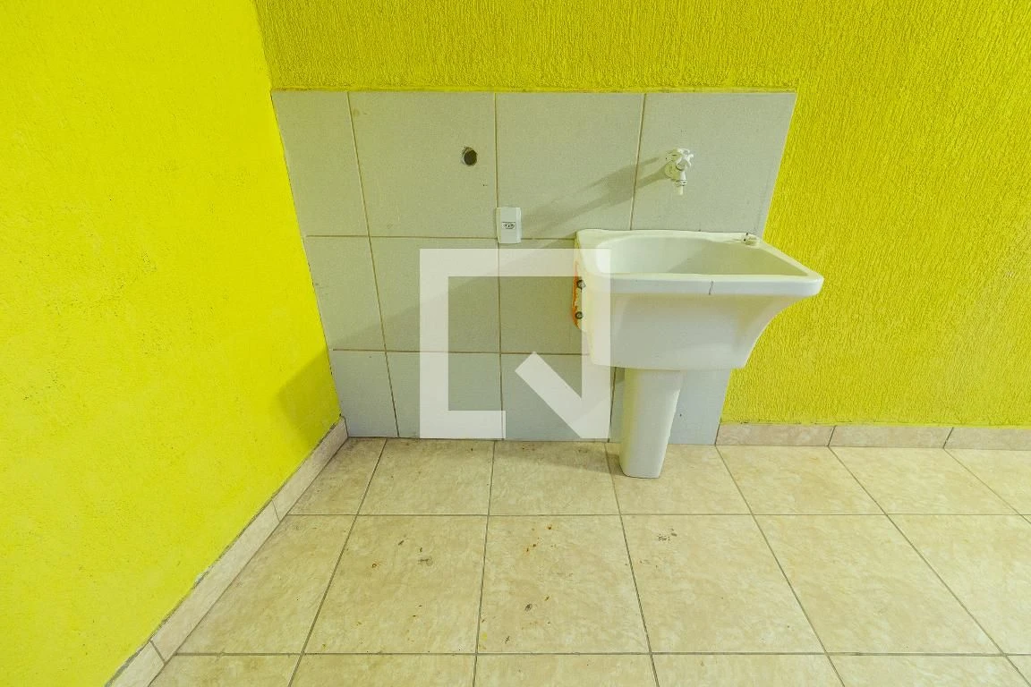 200 m² house with a private BBQ and a private pool — photo 21