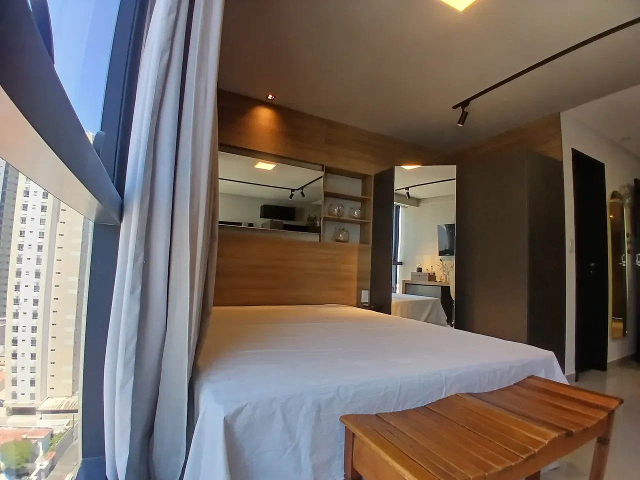 Apartment on the 7th floor with floor-to-ceiling windows — photo 3