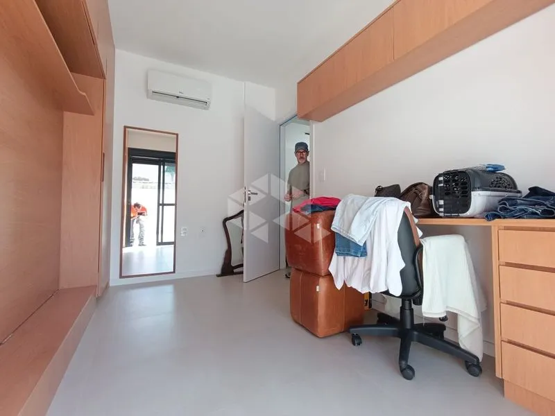 Apartamento amueblado de 2 habitaciones con jardín privado — photo 30