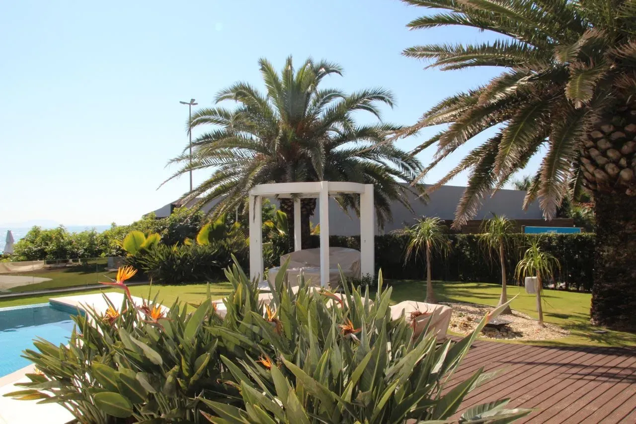 House with water views and a private BBQ — photo 23