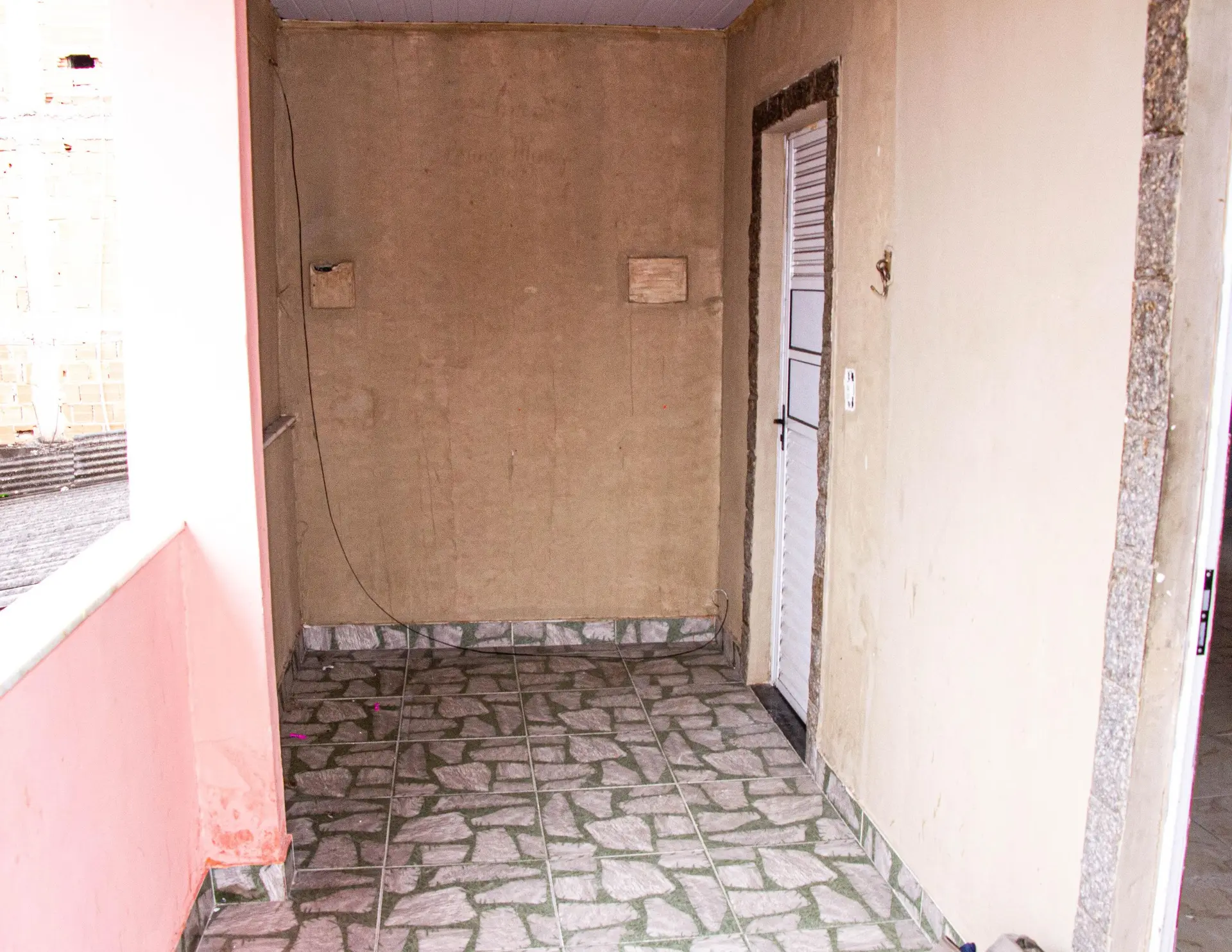 House with 2 bedrooms, balcony and 2 parking spaces — photo 3