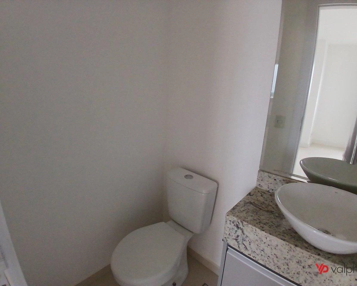 2-bedroom apartment in a building with a gym — photo 29