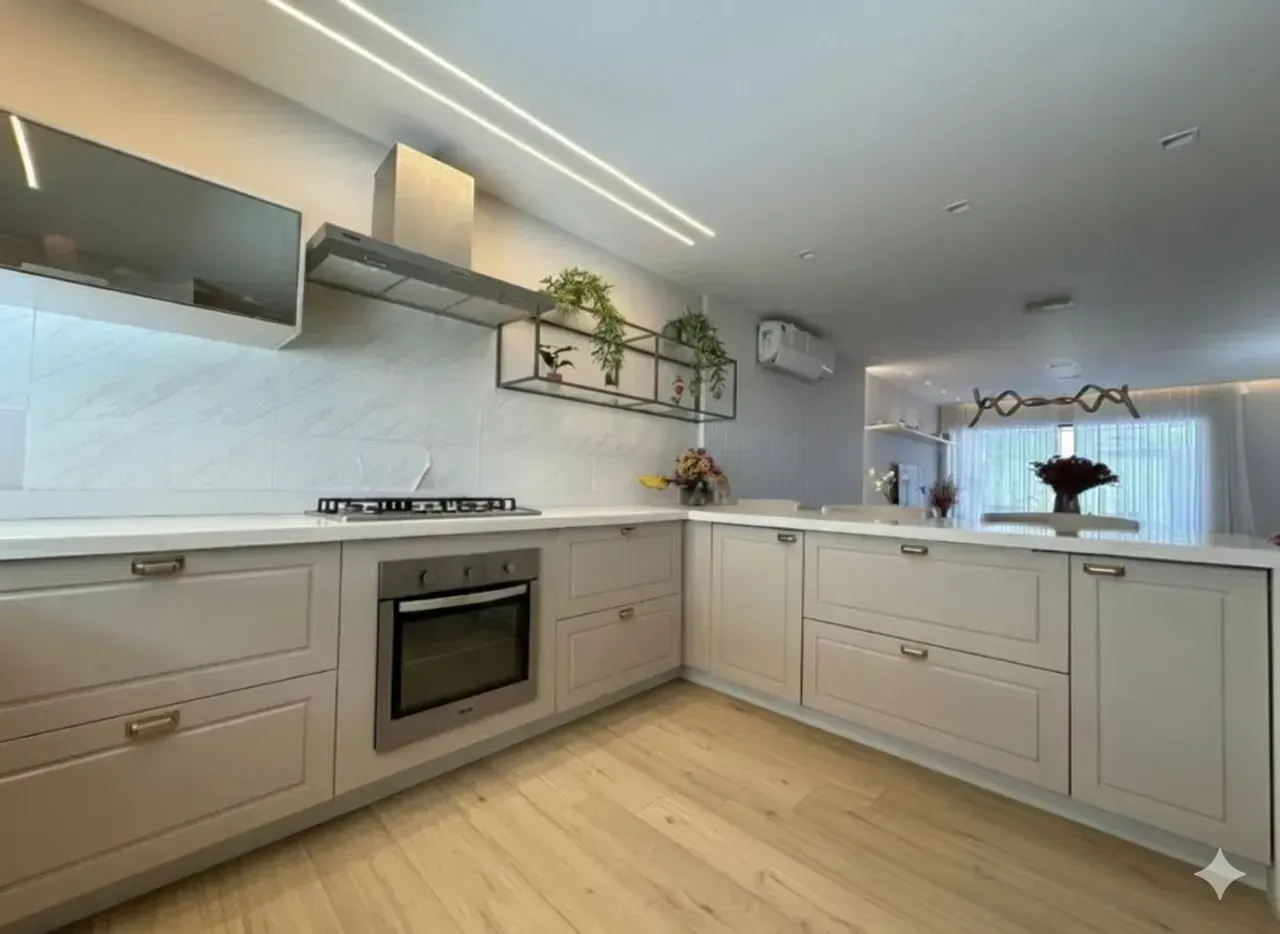 4-suite house with a private-use pool in the condo — photo 30