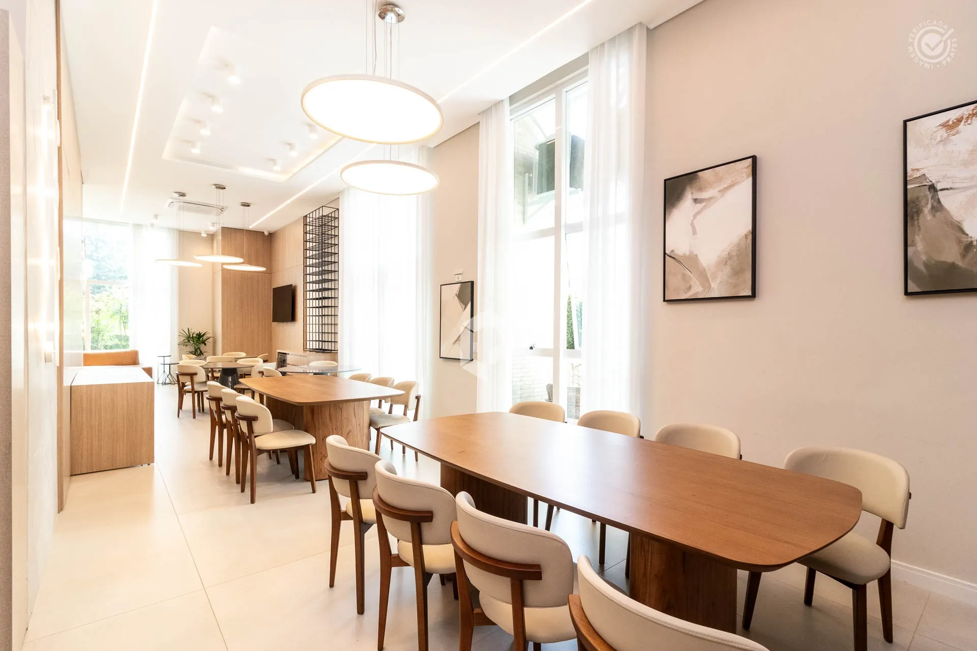 Furnished apartment with 3 en-suite bedrooms and 295 m² — photo 35