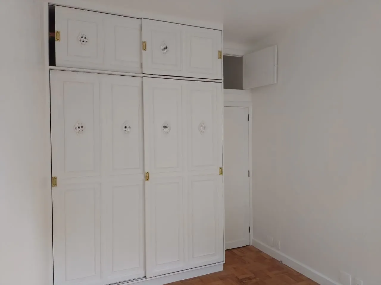 Furnished apartment, 77 m², with a bathtub — photo 6