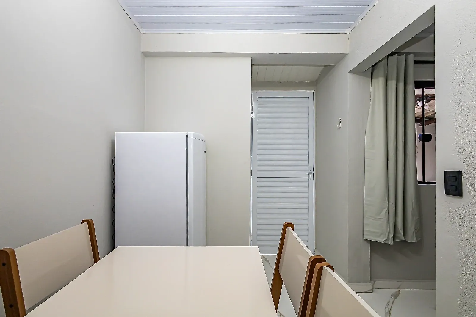 One-bedroom apartment with a washing machine in Curitiba — photo 11