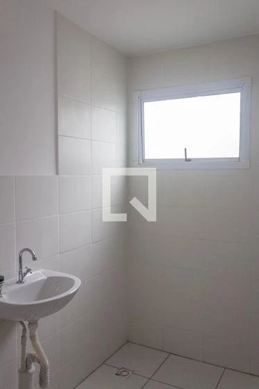 2-bedroom apartment in a building with a gym — photo 2