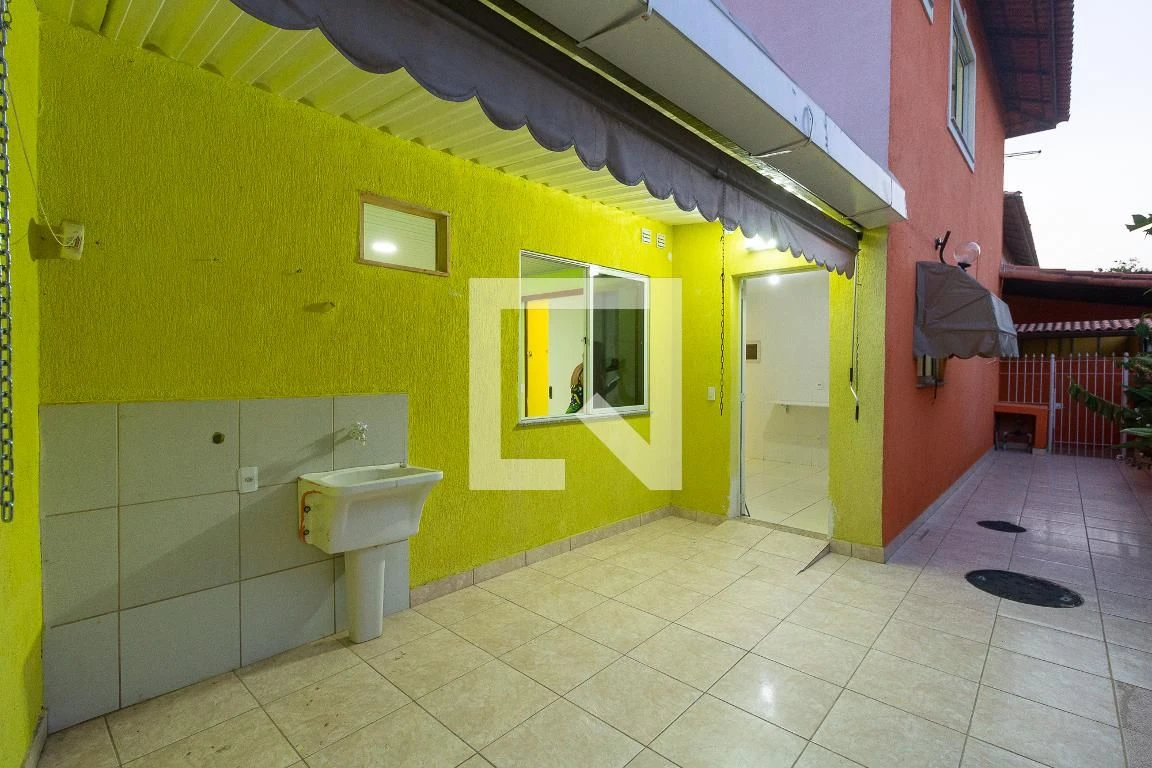 200 m² house with a private BBQ and a private pool — photo 17