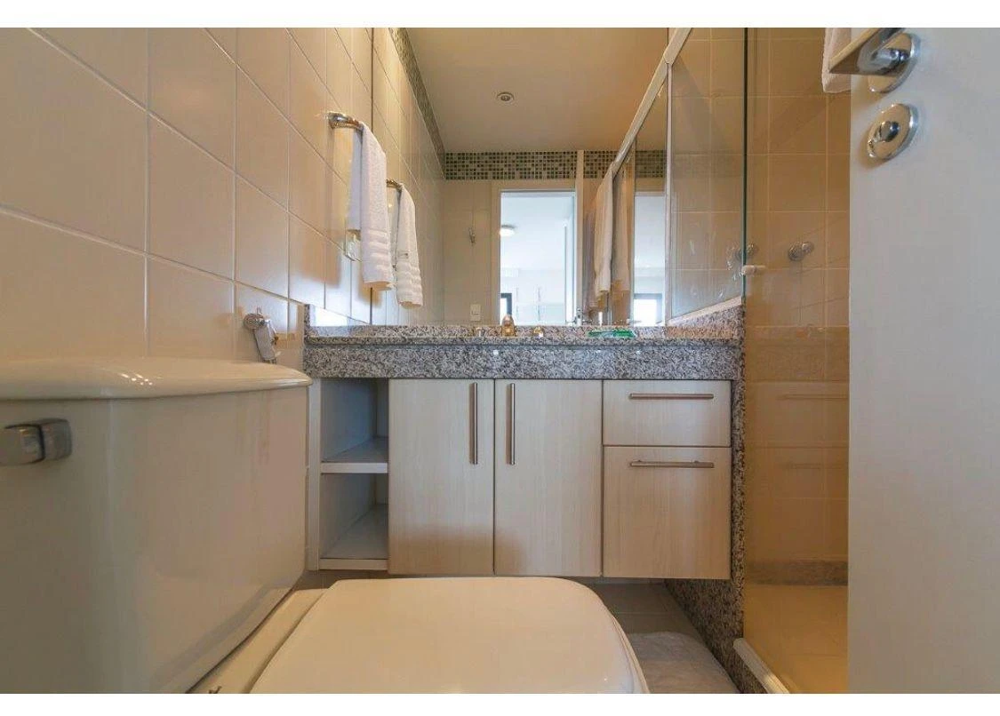 Apartamento mobiliado de 214 m² com 4 quartos e 5 banheiros — photo 14