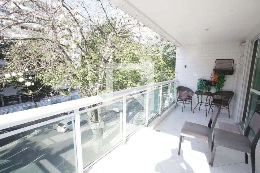 Departamento de 2 dormitorios con balcón cerrado con vidrio — photo 2