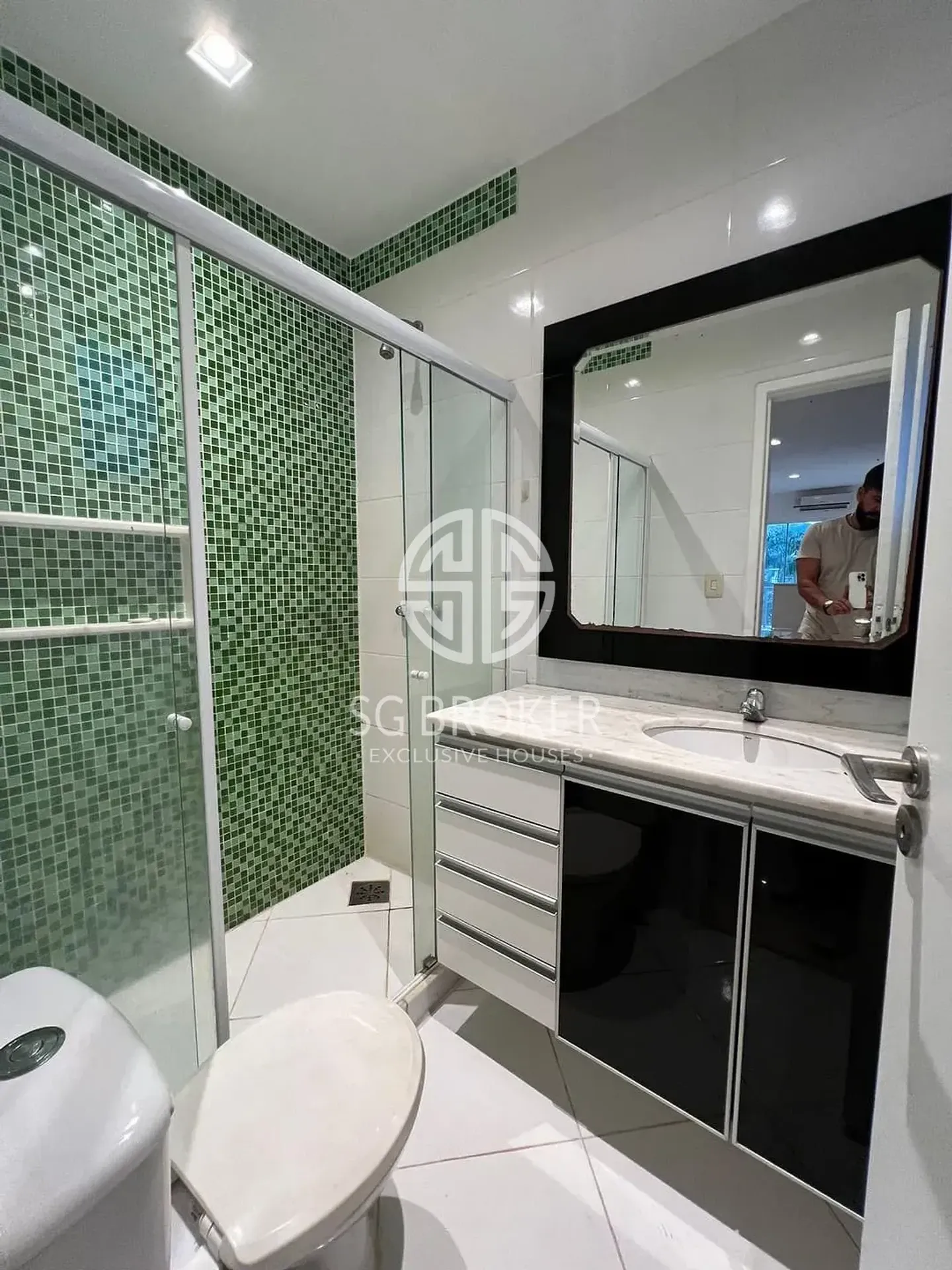 Casa com 5 suítes, cozinha fechada a gás e 500 m² — photo 33
