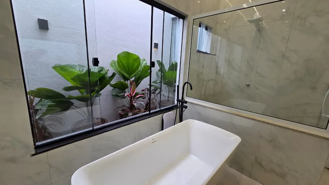 Furnished house, 200 m², with a bathtub — photo 18