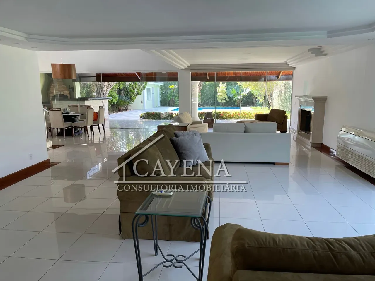 4 quartos e banheira: casa de 650 m² — photo 15