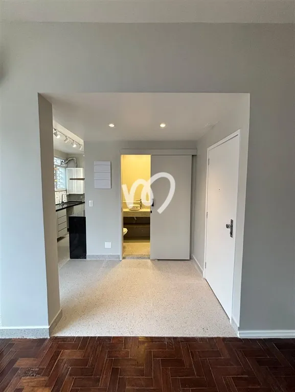 Apartment on the 3rd floor with wood or laminate floors — photo 32