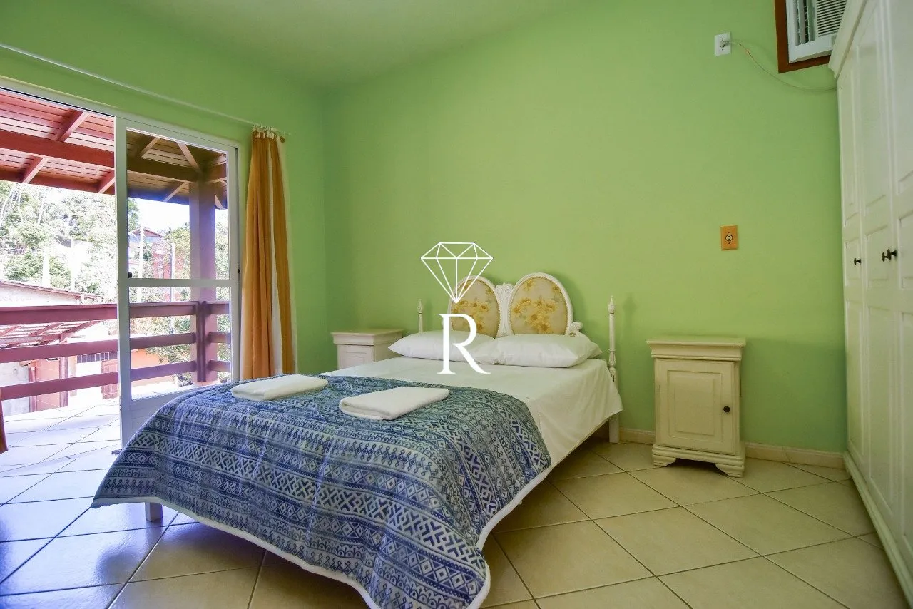Casa tipo sítio con 4 dormitorios y 6 plazas de aparcamiento — photo 22