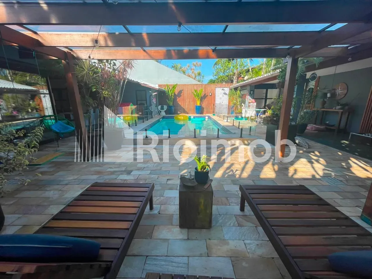 Furnished house with 5 bedrooms and 5 bathrooms — photo 18
