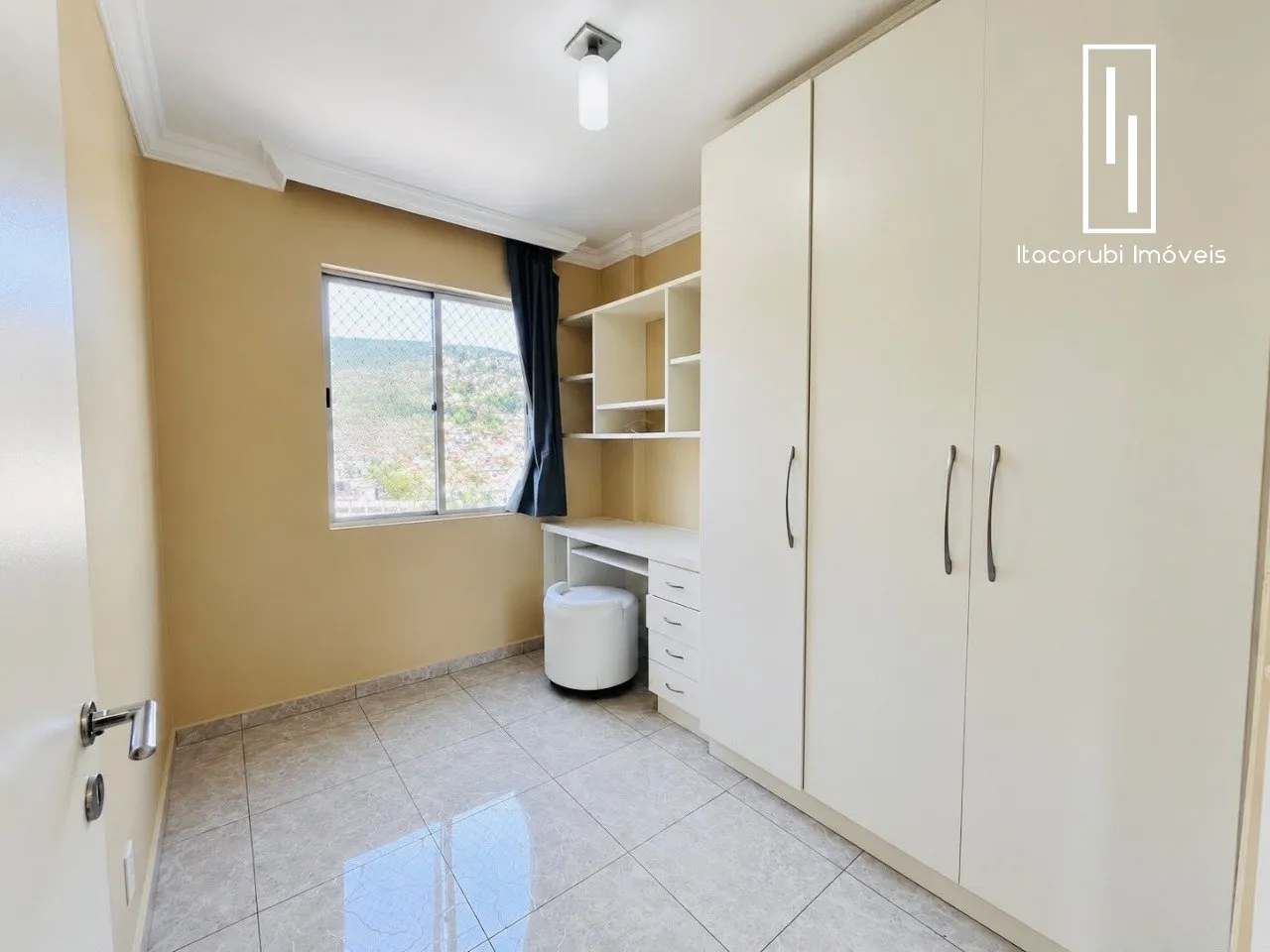 Departamento con balcón cerrado con vidrio en Florianópolis — photo 19