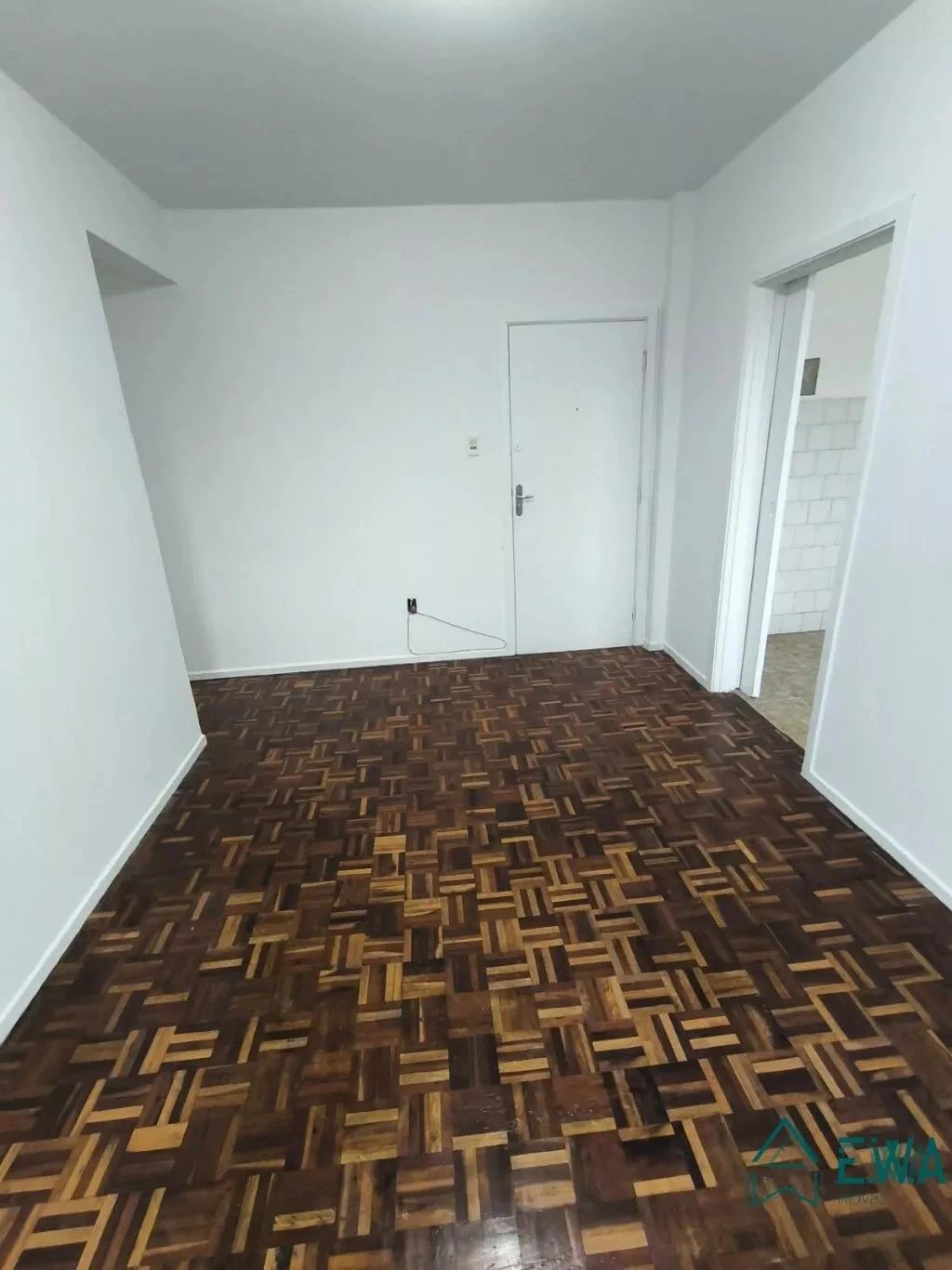 Unfurnished 3-bedroom apartment with 1 bathroom — photo 3