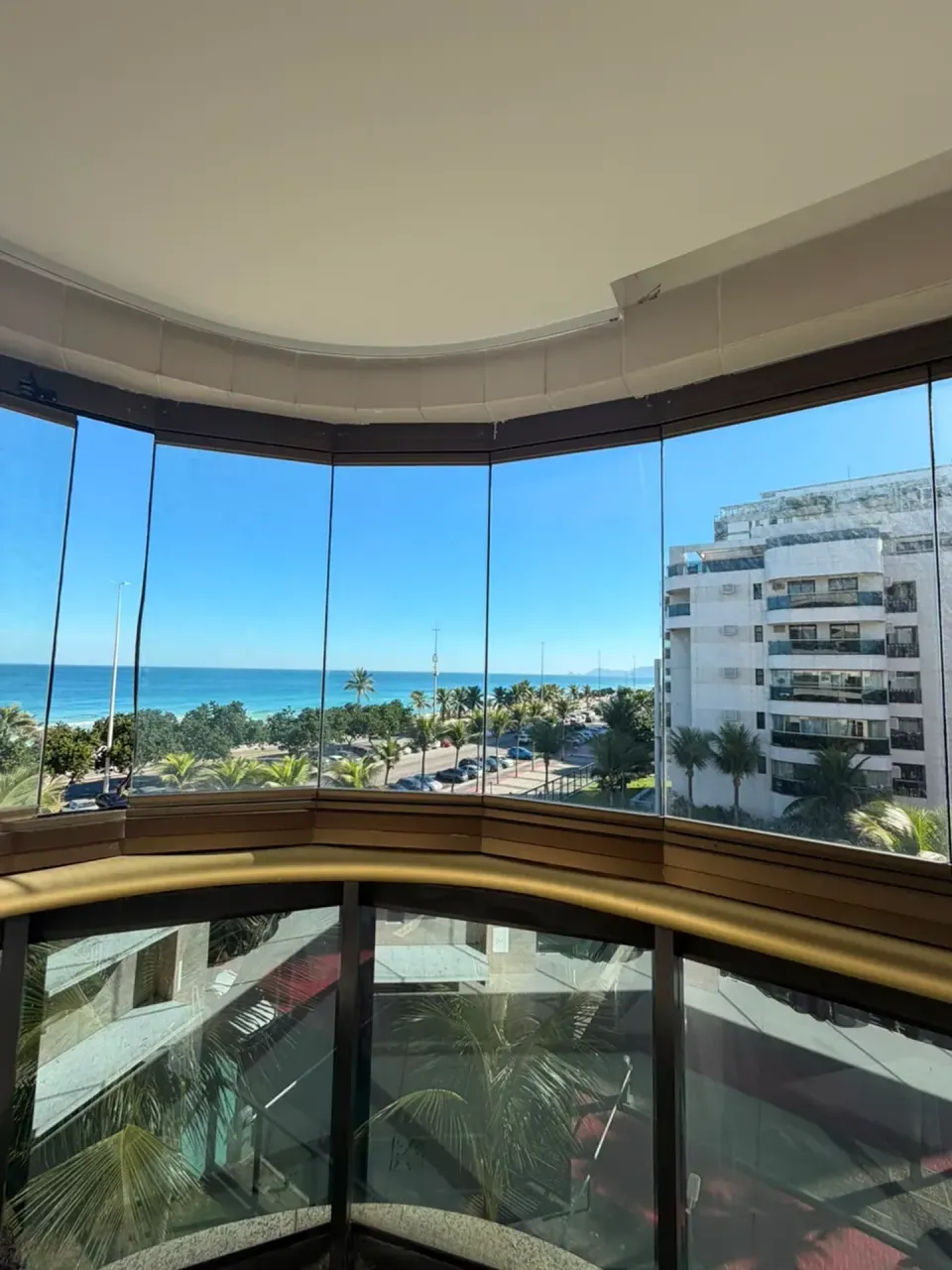4-bedroom apartment with 5 bathrooms and 226 m² — photo 16