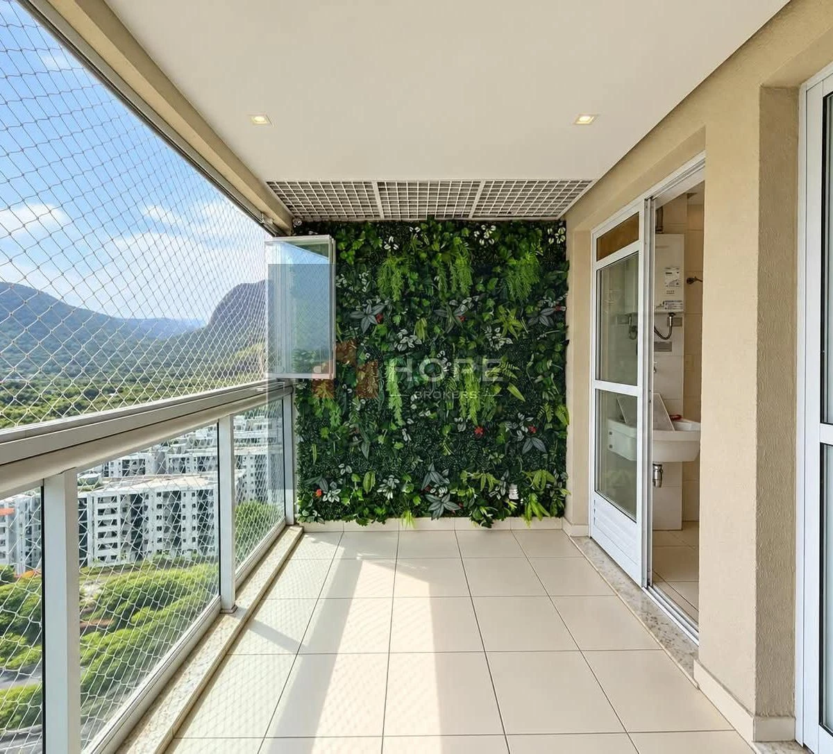 Apartment, 60 m², with a glass-enclosed balcony — photo 11