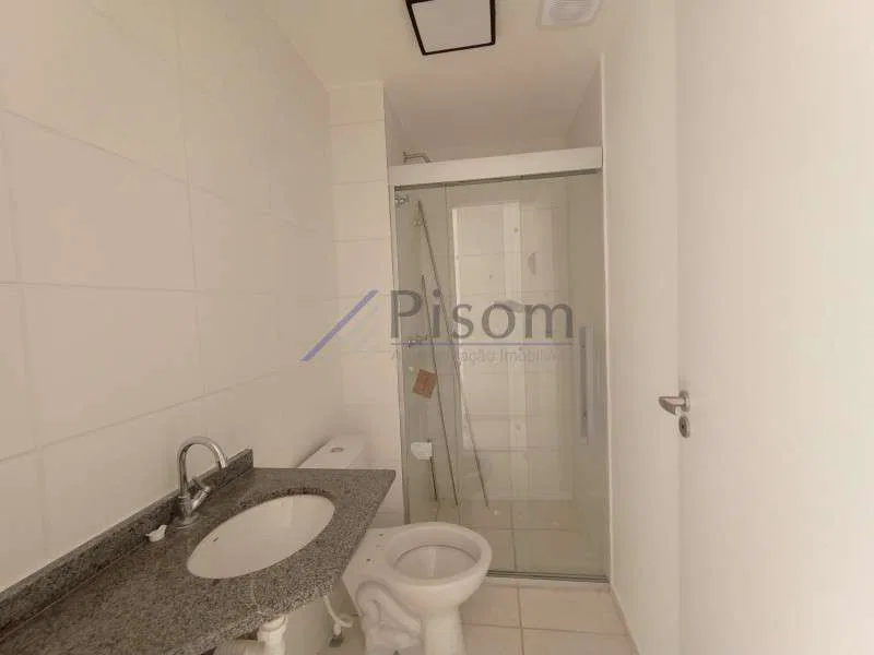 3-bedroom apartment with a glass-enclosed balcony — photo 8