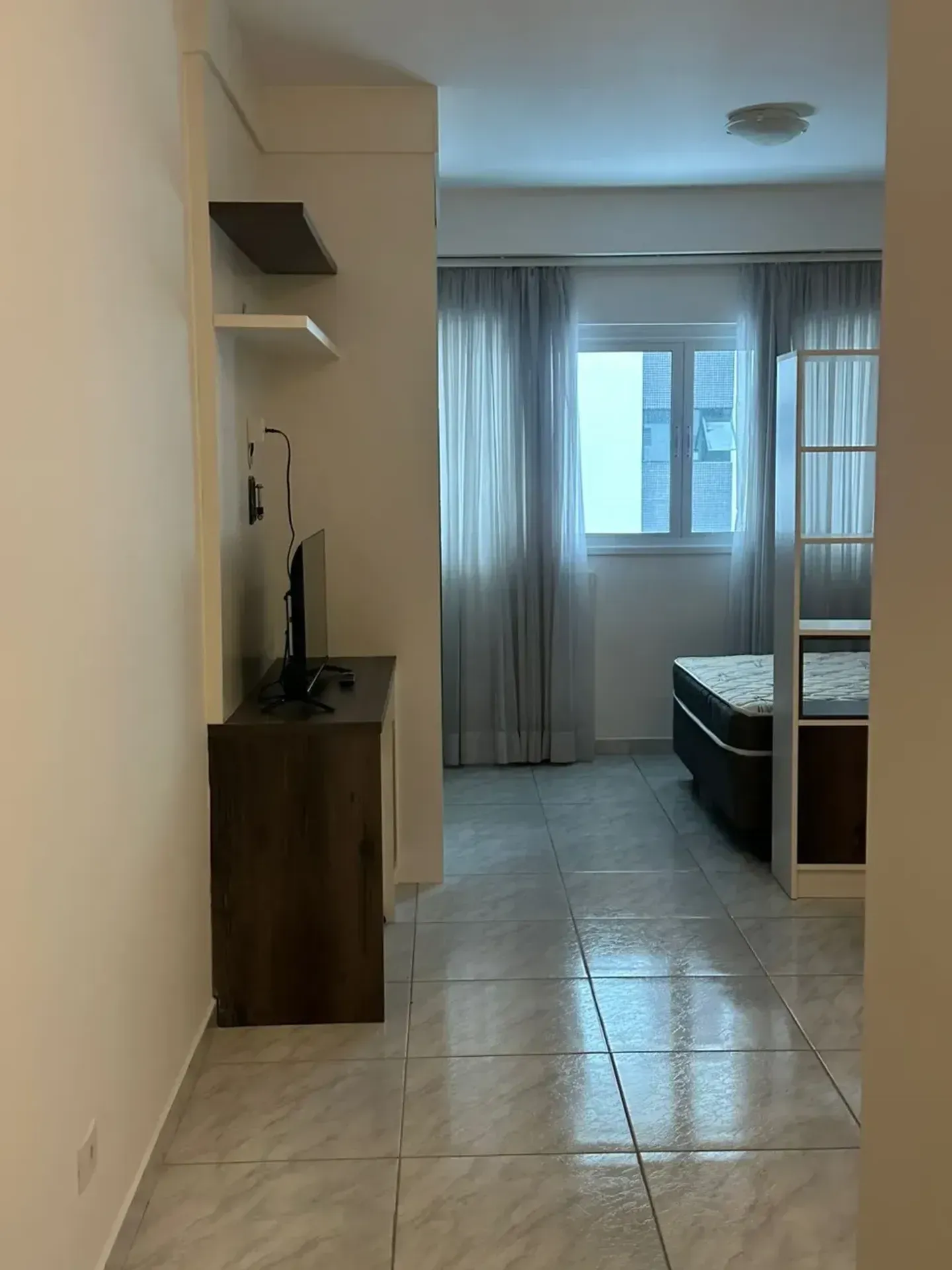 1-bedroom apartment with a compact kitchenette — photo 29