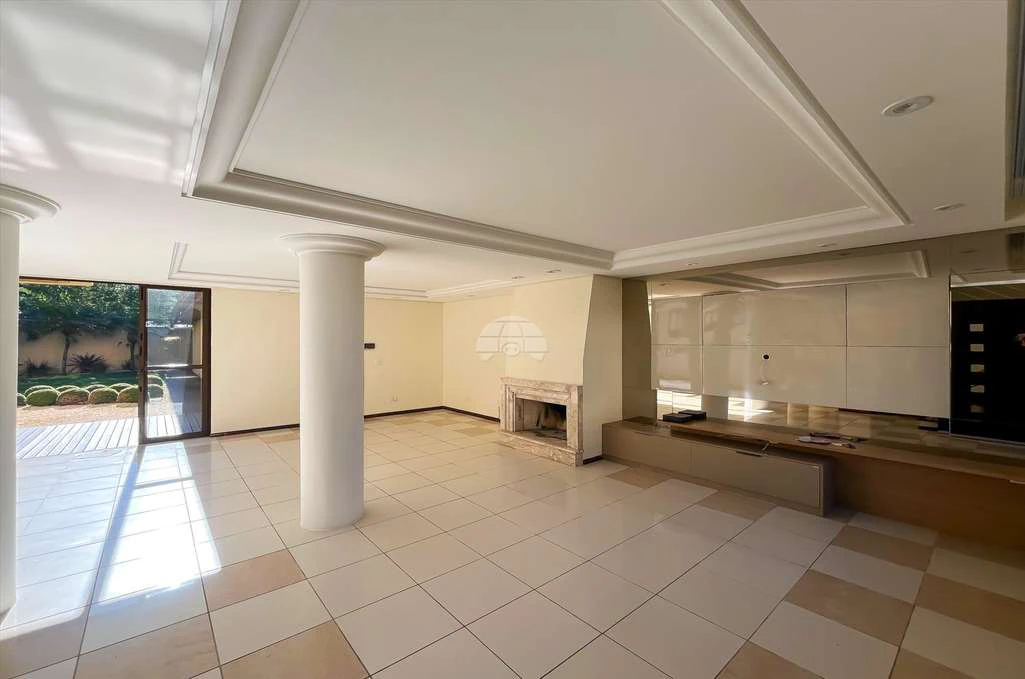 House in a gated community with 5 bedrooms — photo 3