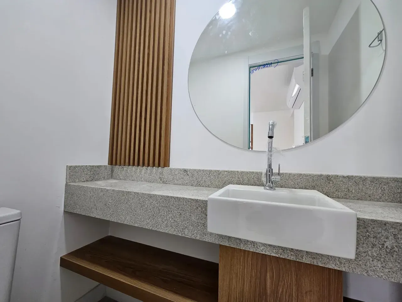 Apartamento mobiliado com 4 quartos e 5 banheiros — photo 57