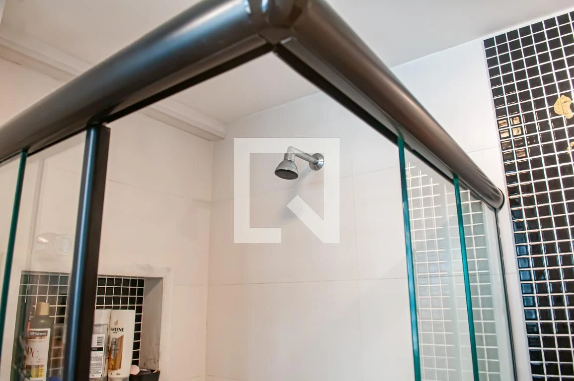 Walk-in closet in a 3-bedroom apartment, 130 m² — photo 28