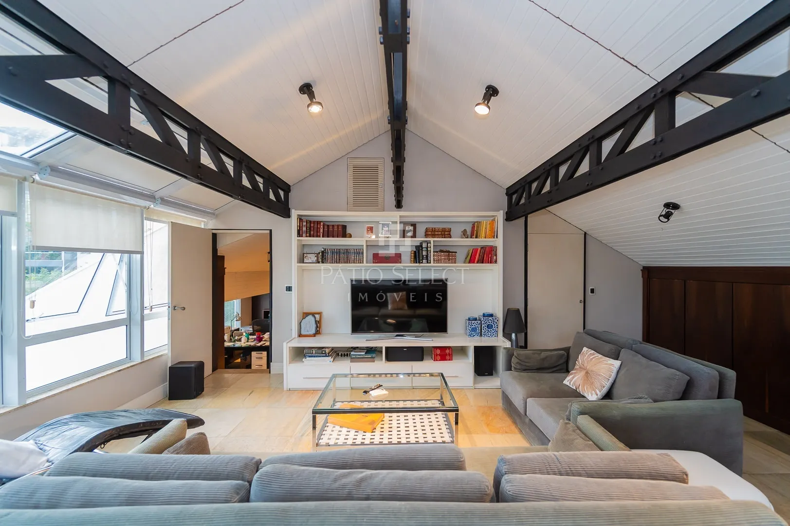 Floor-to-ceiling windows in a 6-bedroom house, 763 m² — photo 118