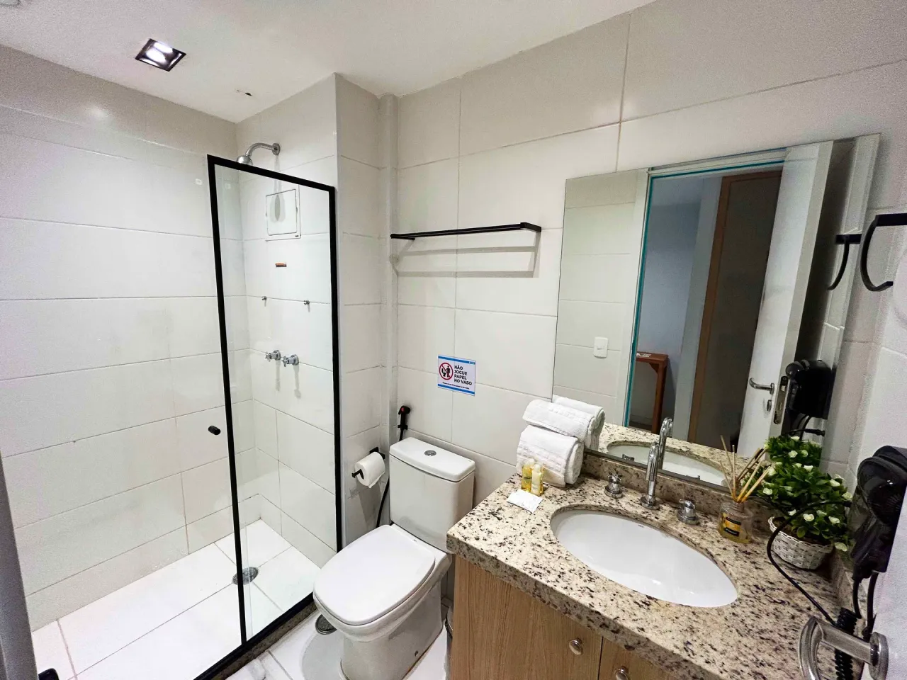 Apartamento mobiliado de 1 quarto e 1 banheiro com varanda — photo 6