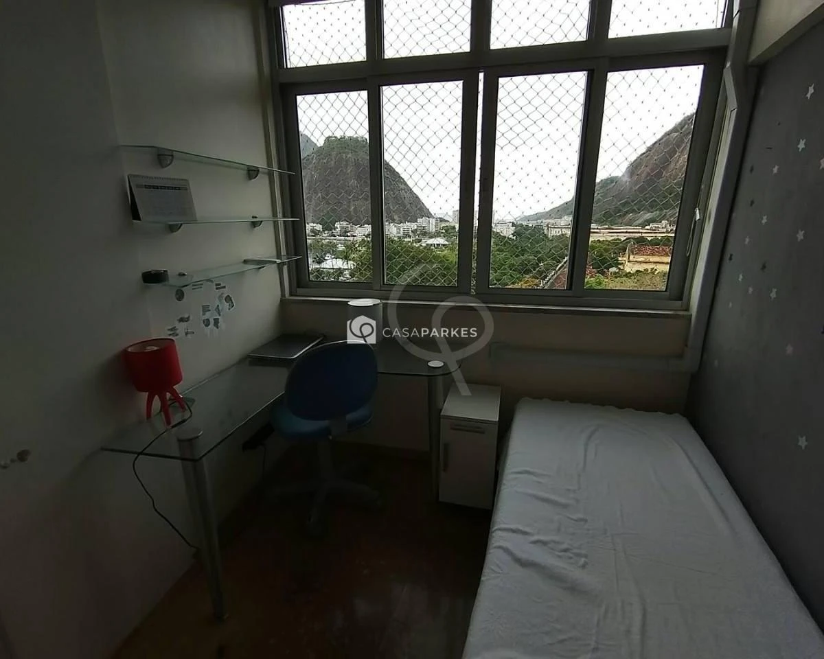 150 m² apartment with 2 bedrooms and a closed kitchen — photo 5