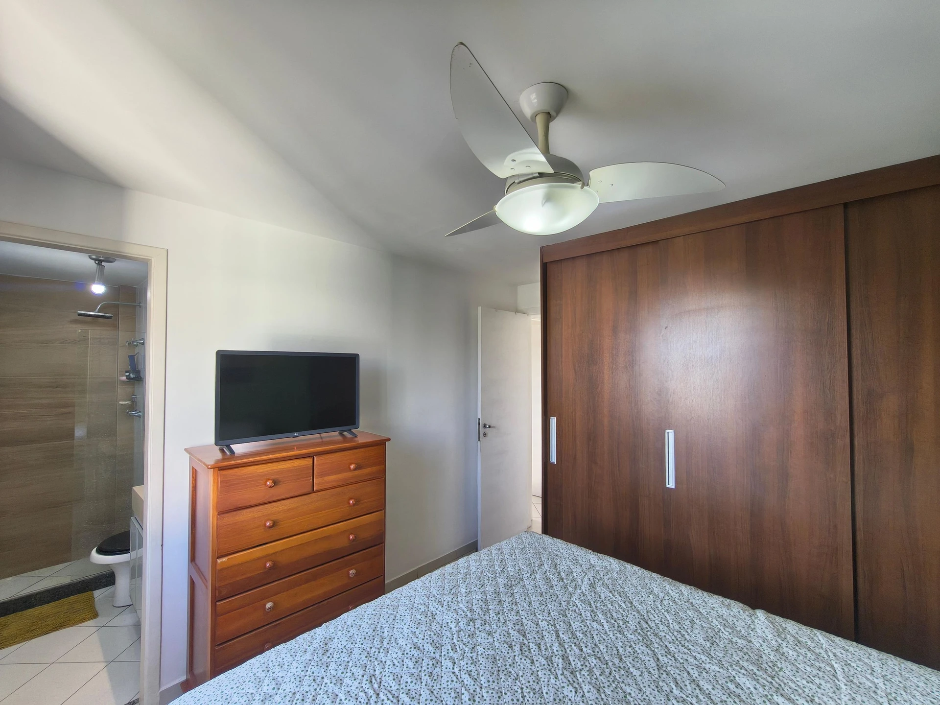3-bedroom apartment in a building with a sauna — photo 17