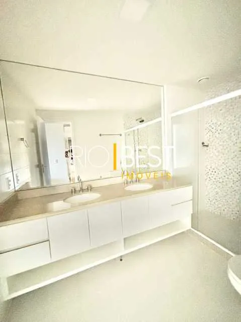 Apartment with 4 bedrooms and a glassed-in balcony — photo 21