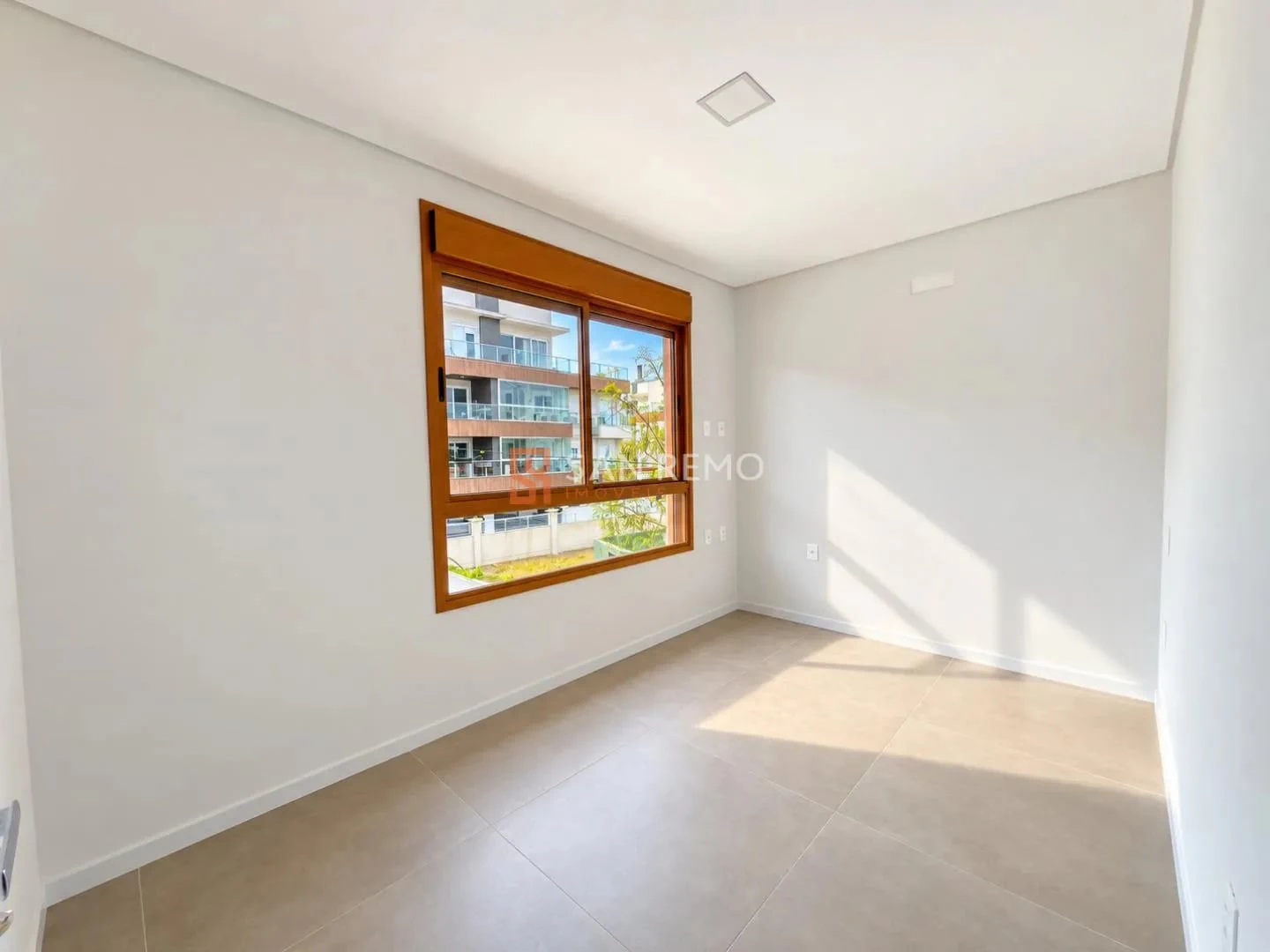 2-bedroom house with a home office — photo 10