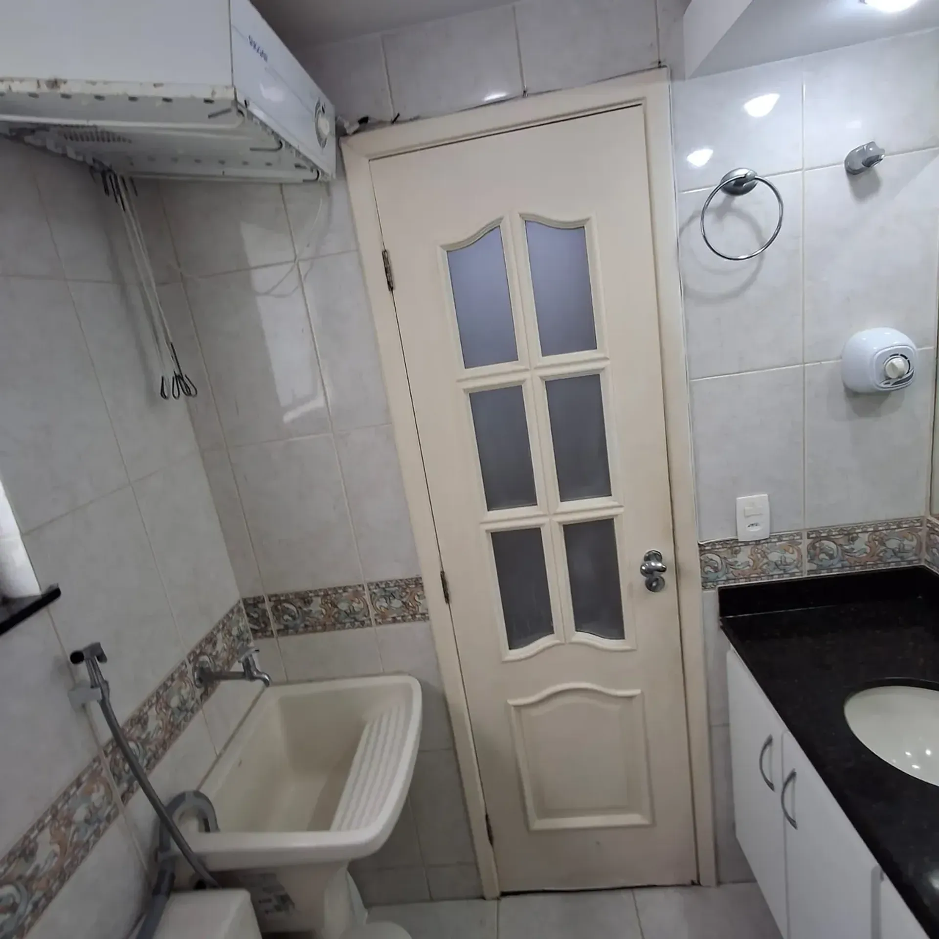 One-bedroom apartment with a home office in Rio de Janeiro — photo 29