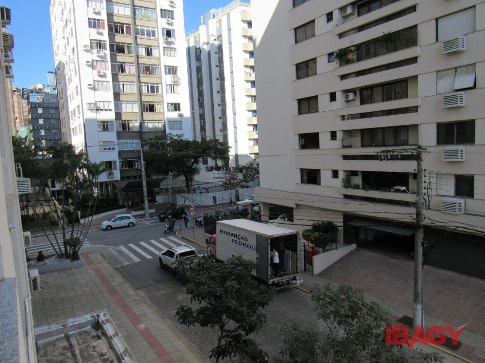 3-bedroom apartment with a separate kitchen 80 m² — photo 3