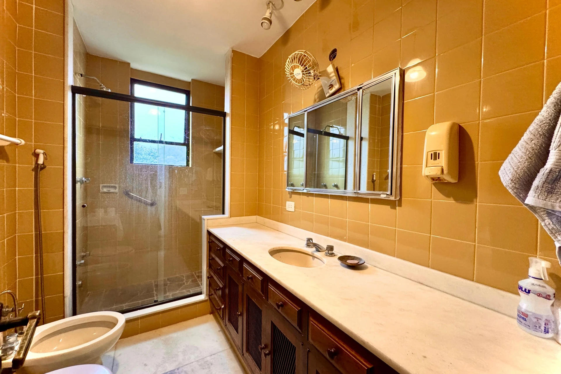 Floor-to-ceiling windows in a 4-bedroom apartment, 180 m² — photo 7