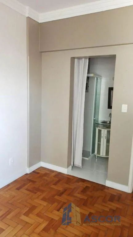1-bedroom apartment with living room and air conditioning — photo 16
