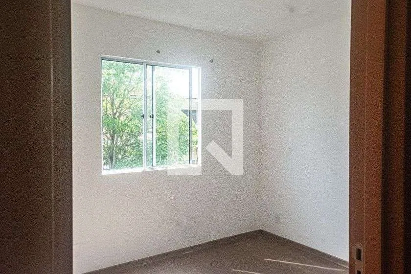 Apartamento de 2 dormitorios con cocina cerrada y cocina a gas — photo 23
