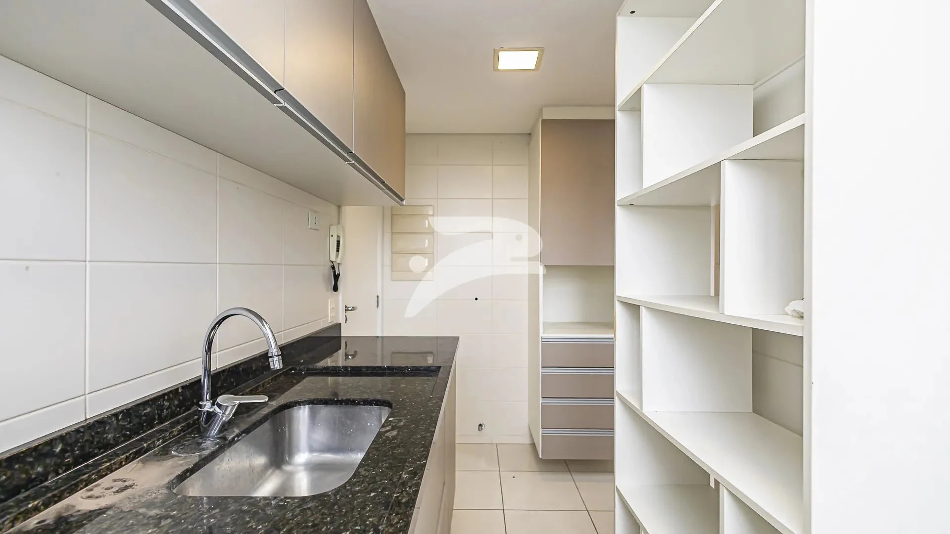 Top-floor apartment with 2 bedrooms and private terrace — photo 21