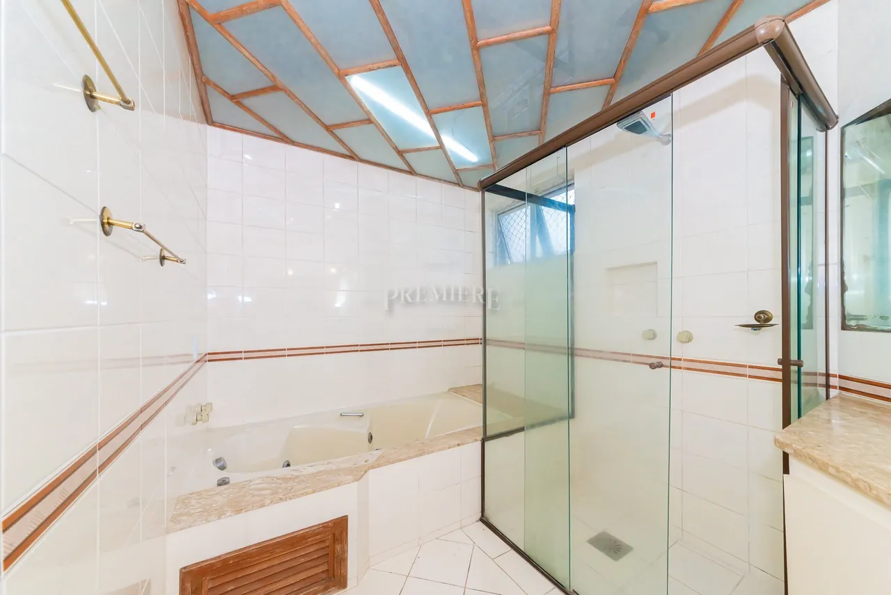Apartamento de 4 dormitorios con balcón, 265 m² y 2 plazas — photo 19