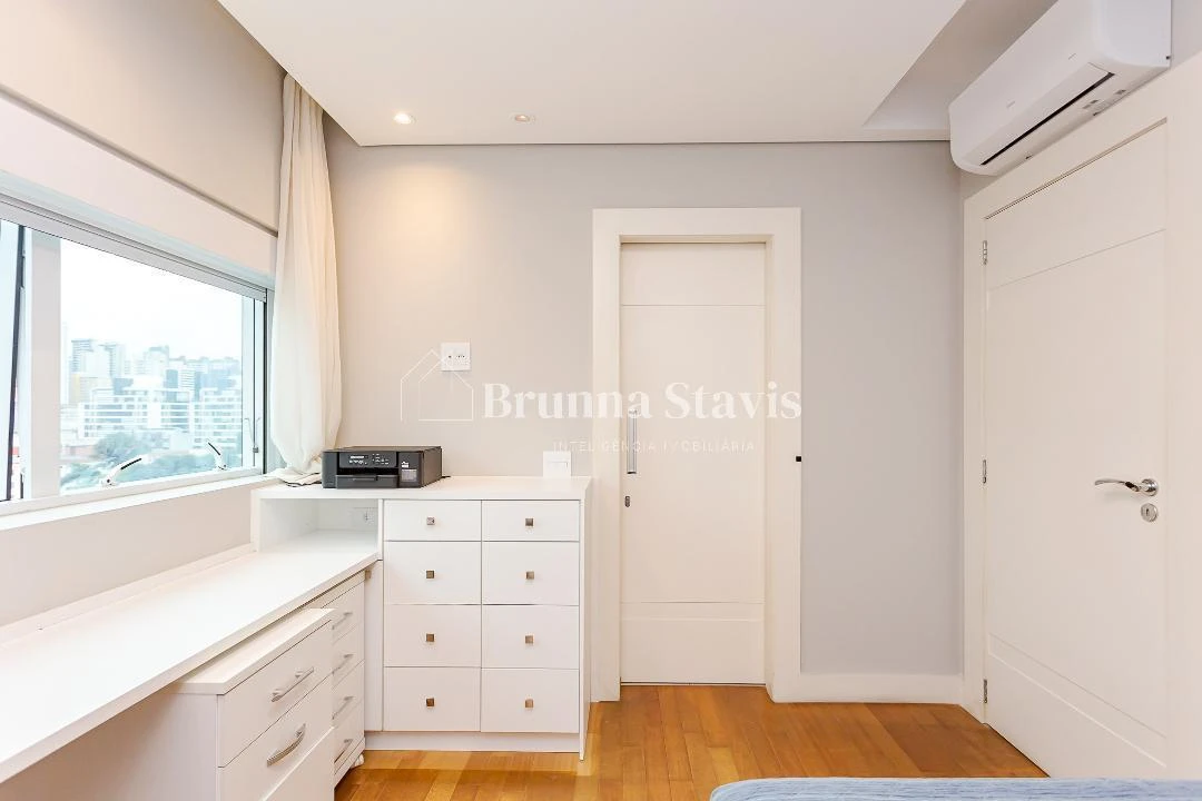 Furnished apartment of 379 m² with 3 en-suite suites — photo 29