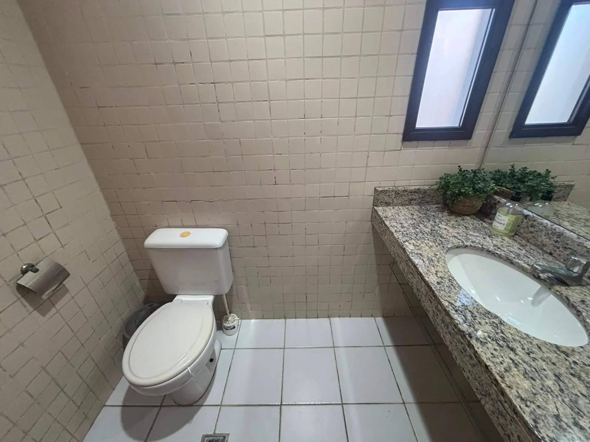Furnished apartment with 3 bedrooms and 3 bathrooms — photo 8