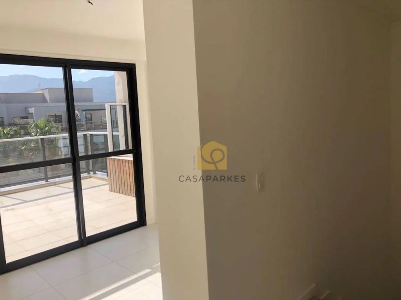 Unfurnished apartment with 3 bedrooms and balcony grill — photo 8