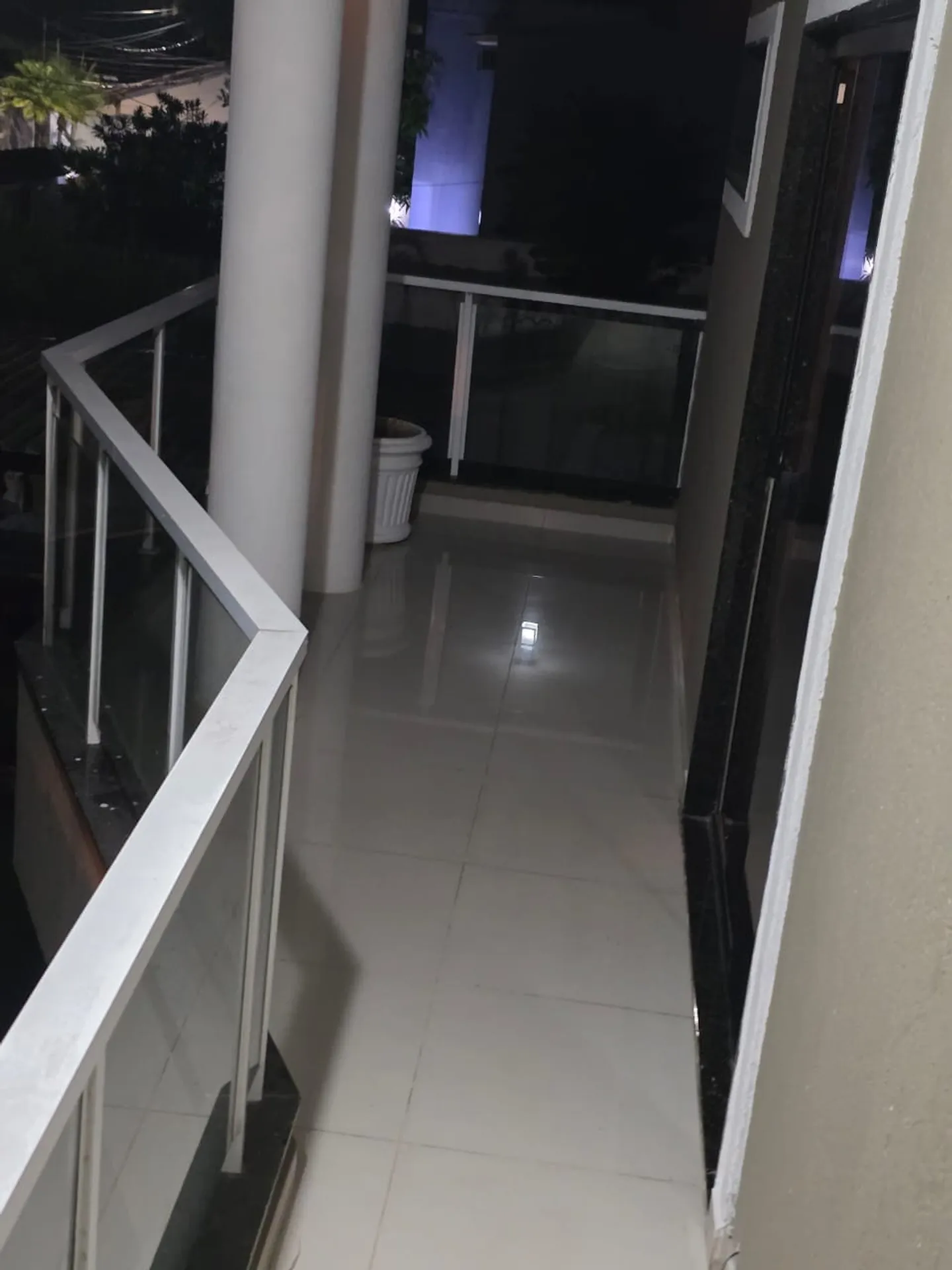 Балкон з грилем та 3 спальні: будинок 323 м² — photo 24